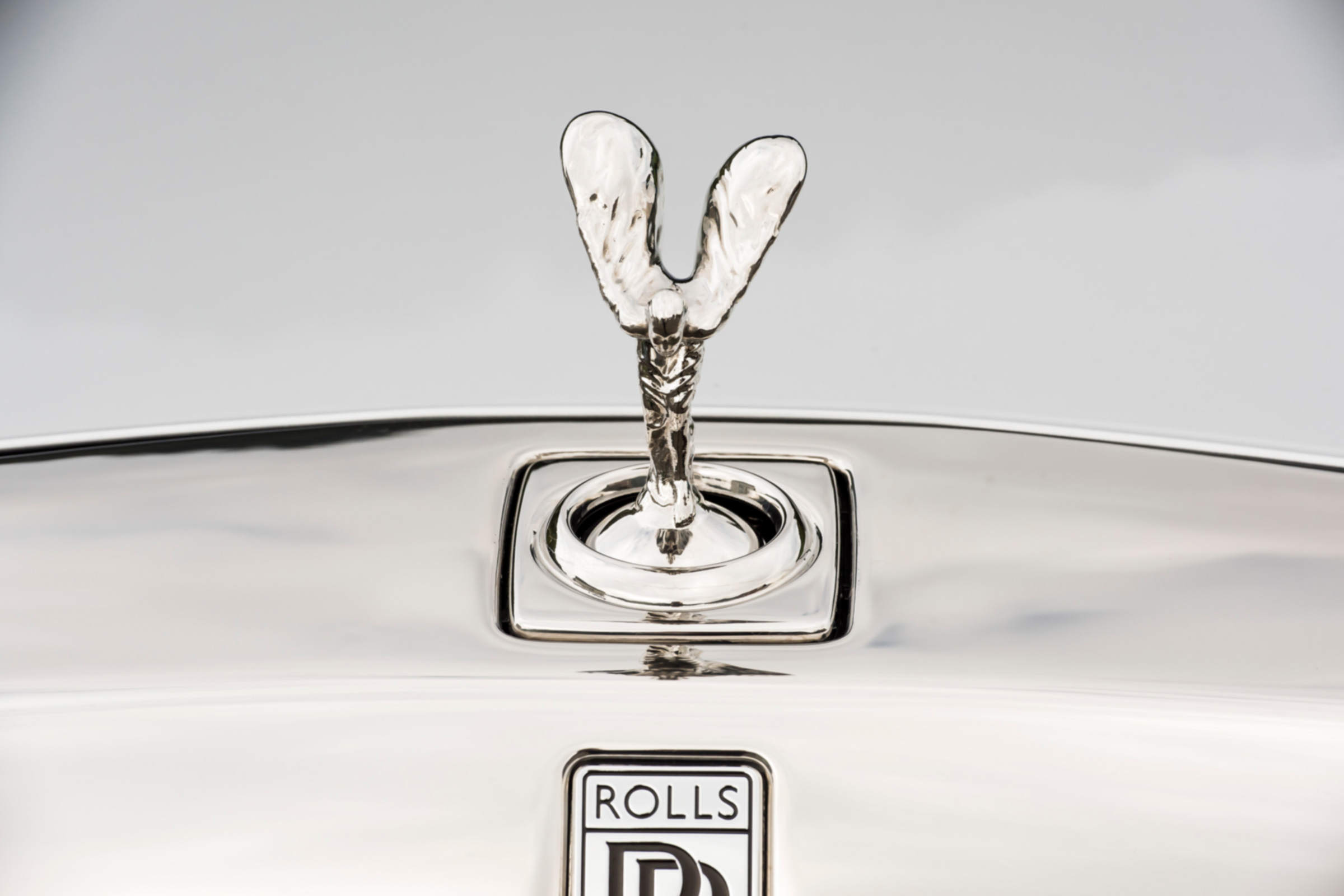 Rolls-Royce Phantom - spirit of ecstasy