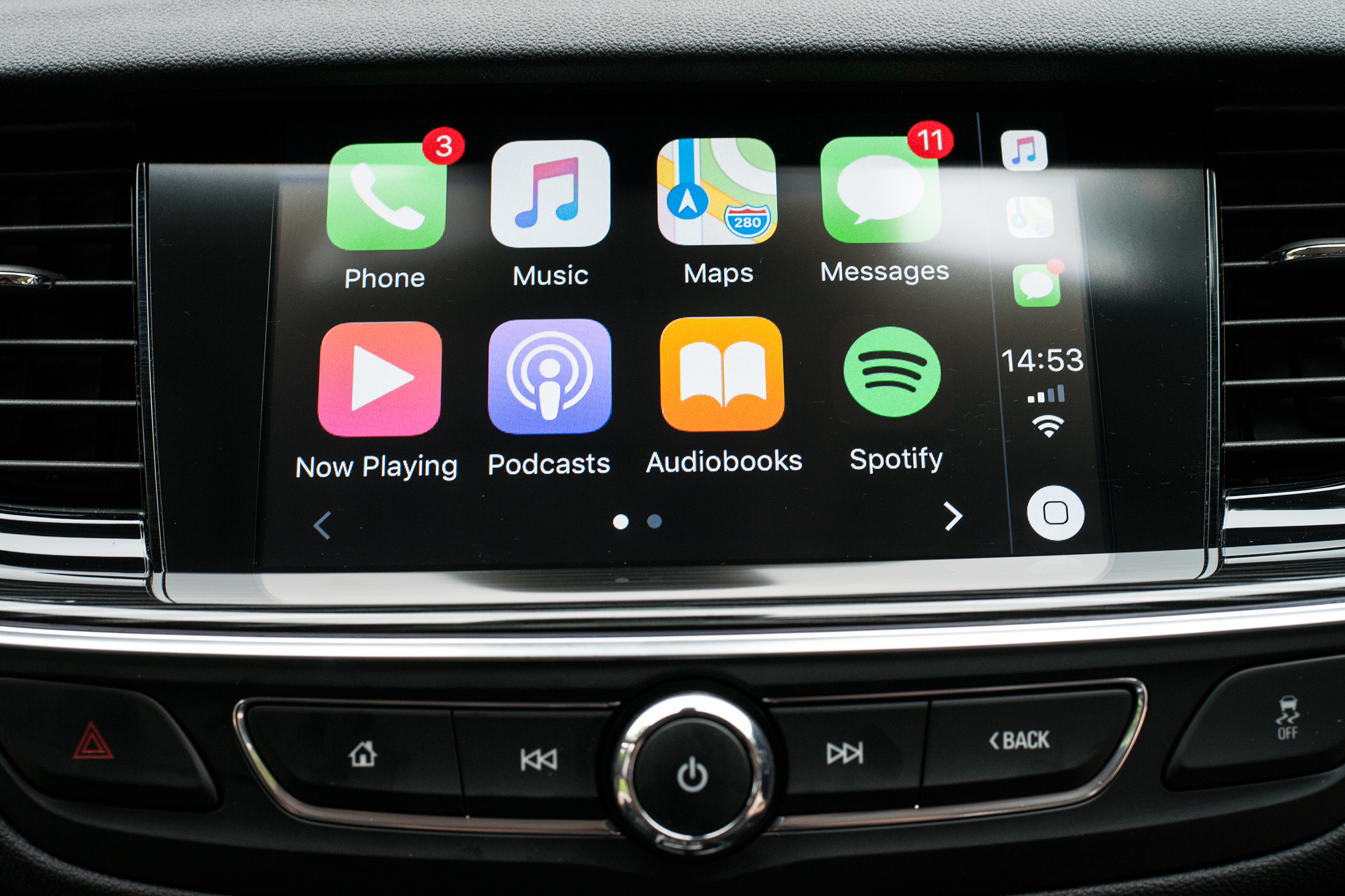Vauxhall Insignia Country Tourer - infotainment