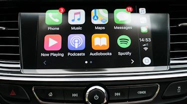 Vauxhall Insignia Country Tourer - infotainment