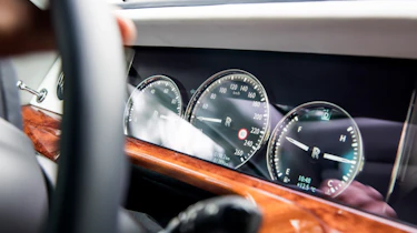 Rolls-Royce Phantom - dials