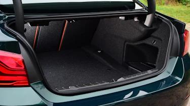 Alpina B4 S Coupe - boot