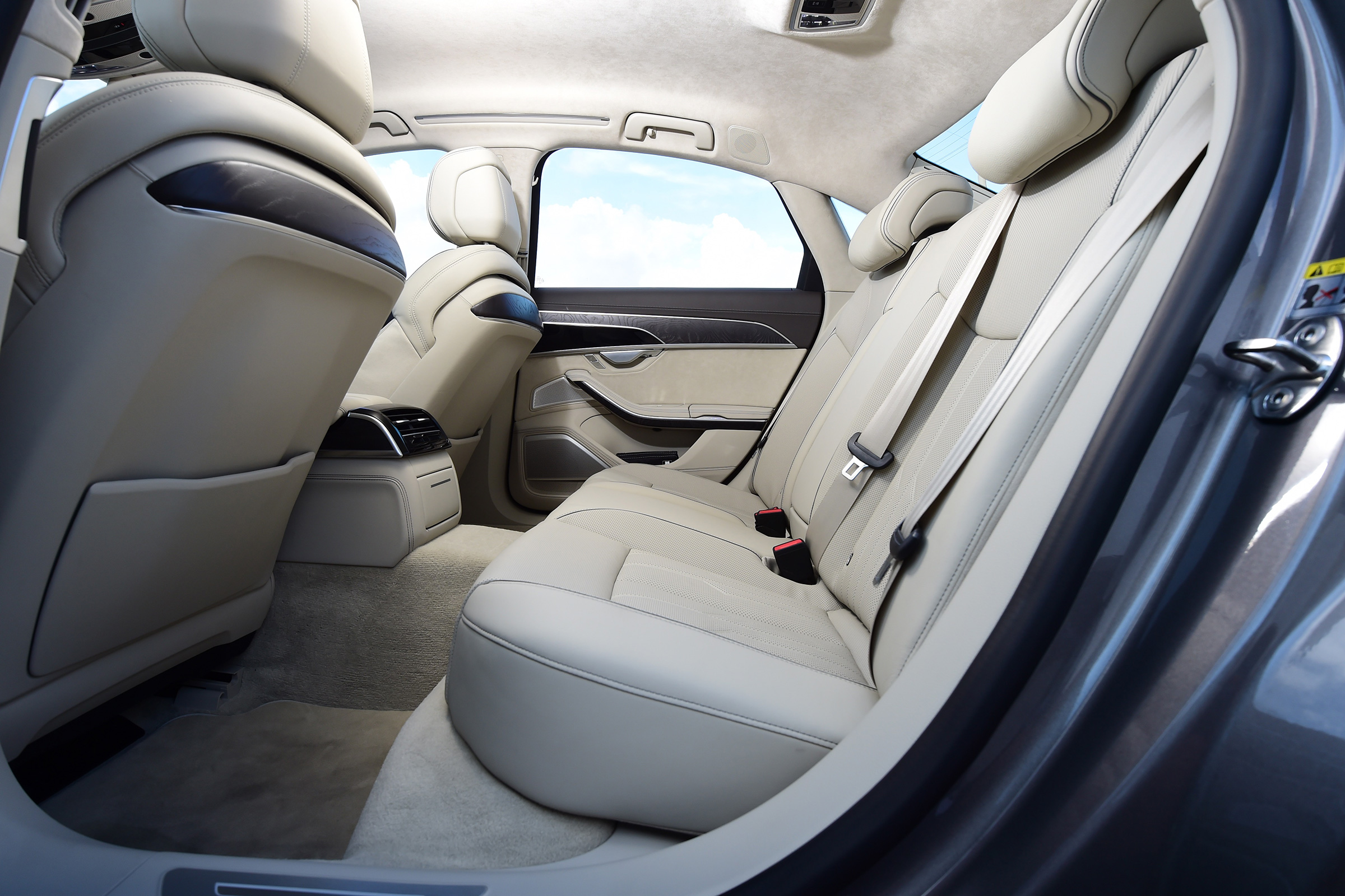New Audi A8 2017 - rear seats