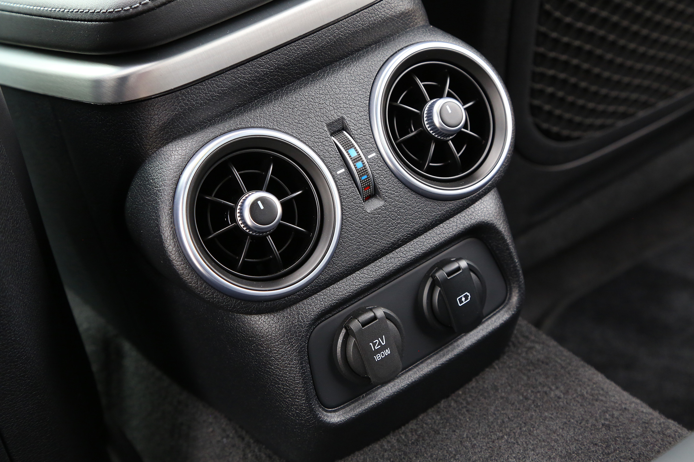 Kia Stinger - centre console