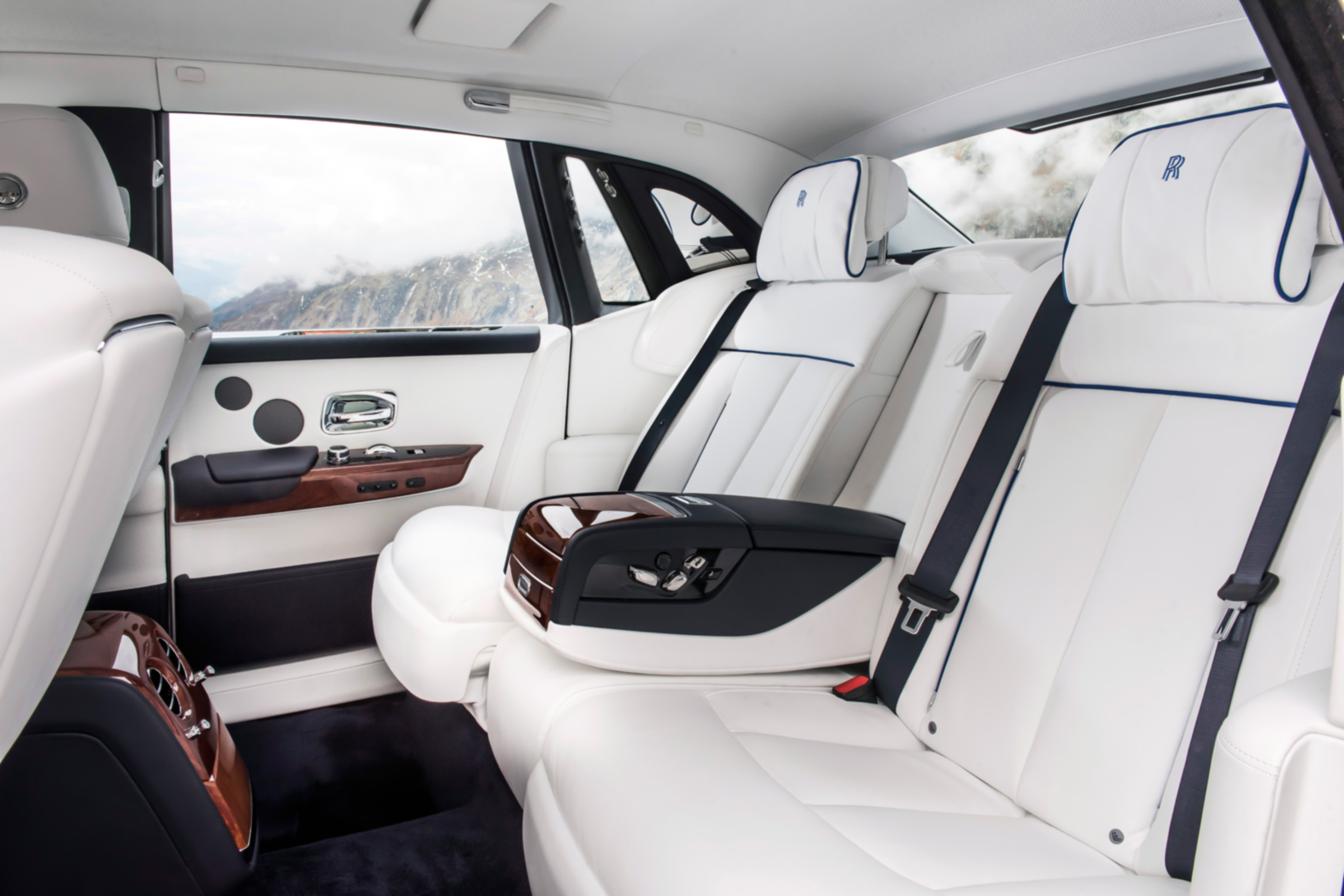 Rolls-Royce Phantom - passenger seats