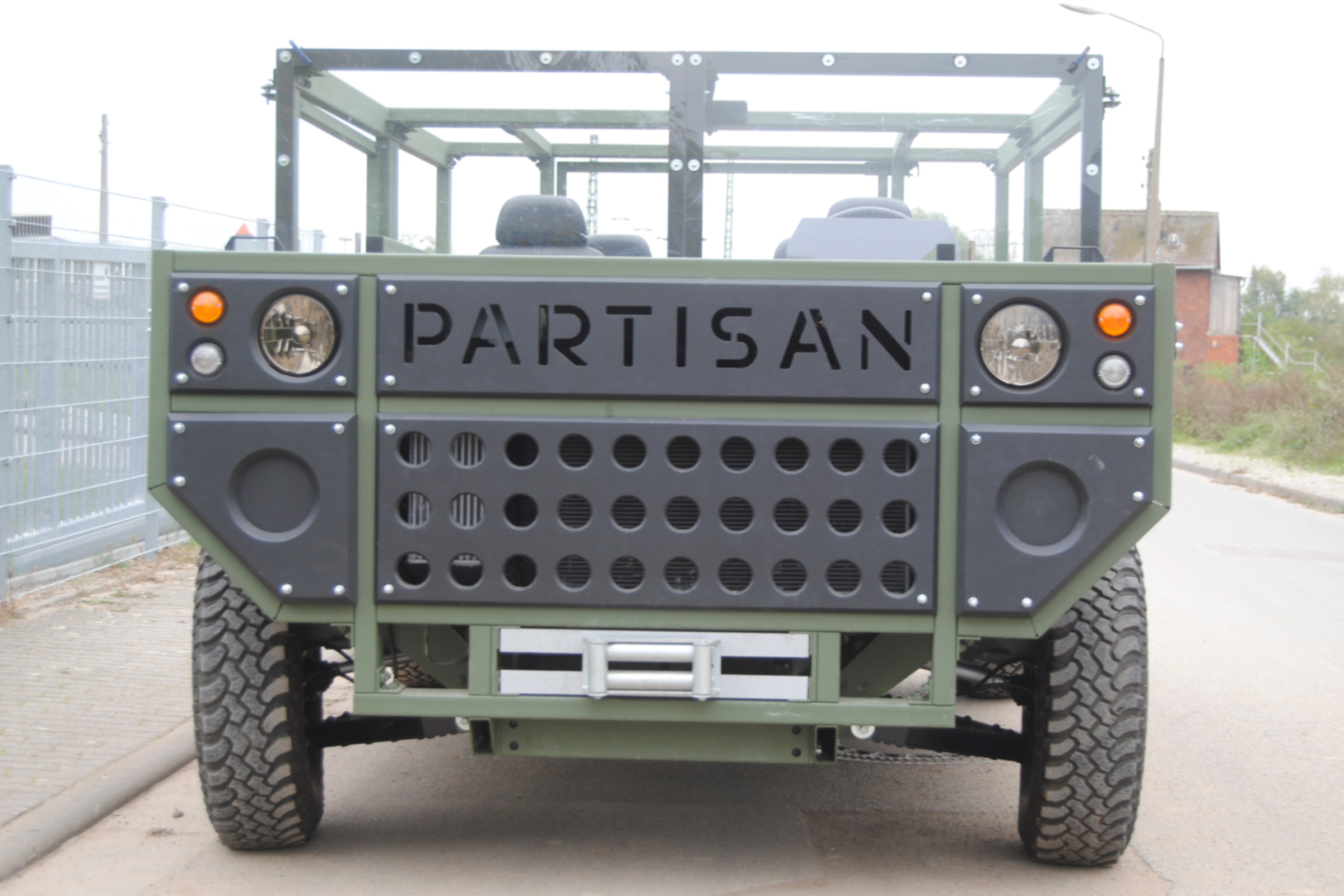 New Partisan One - front grille