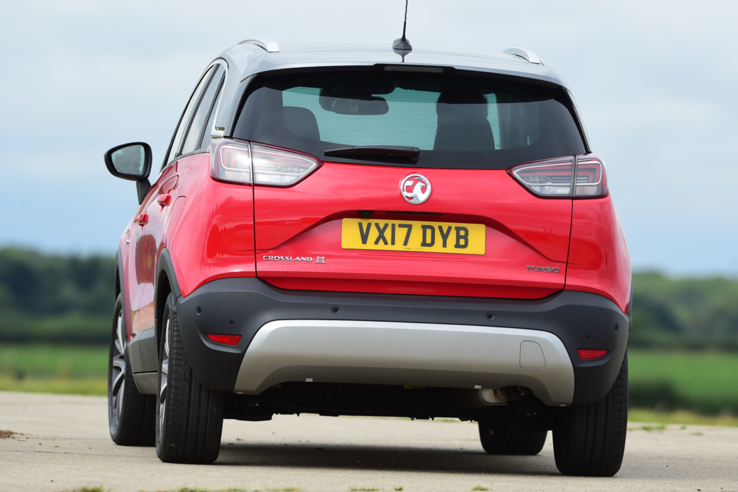 Vauxhall Crossland X - tail-gate