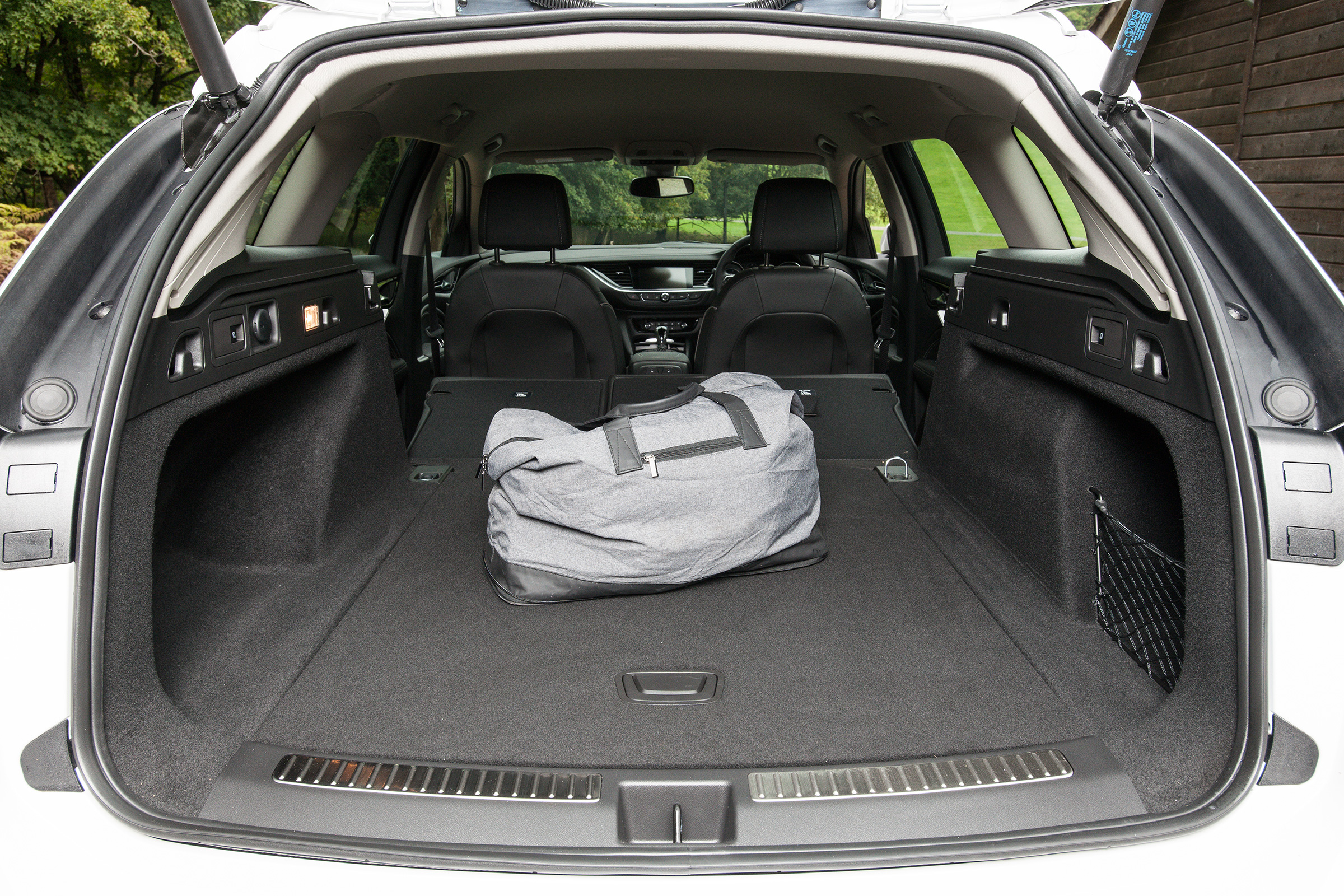 Vauxhall Insignia Country Tourer - boot