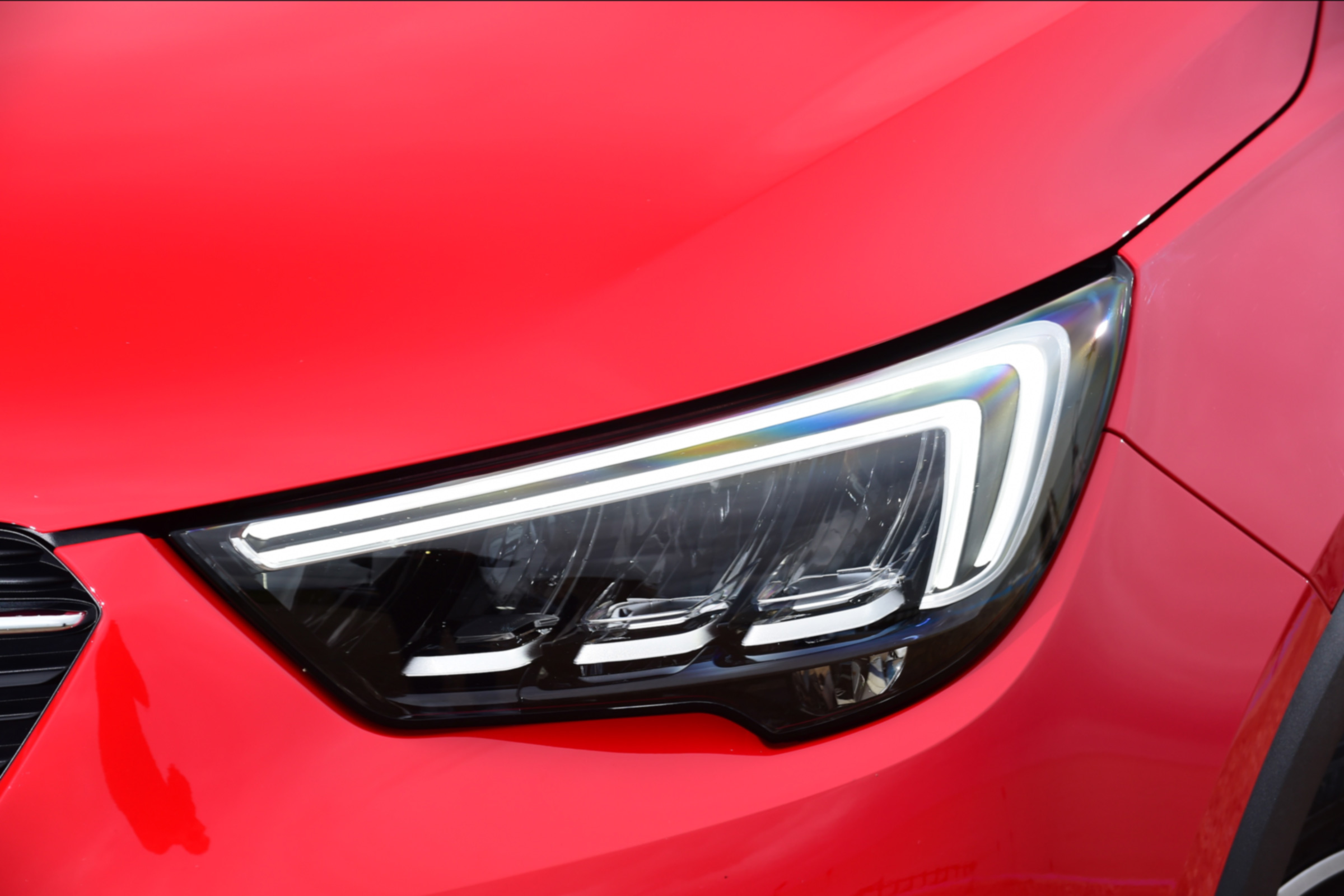 Vauxhall Crossland X - headlight