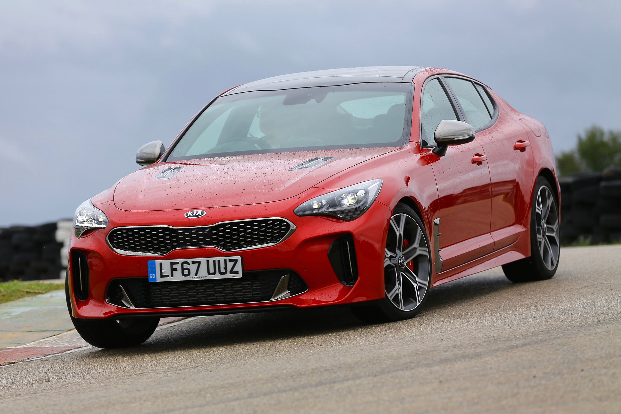 Kia Stinger - front
