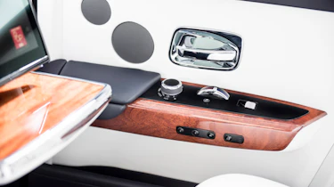 Rolls-Royce Phantom - rear dials