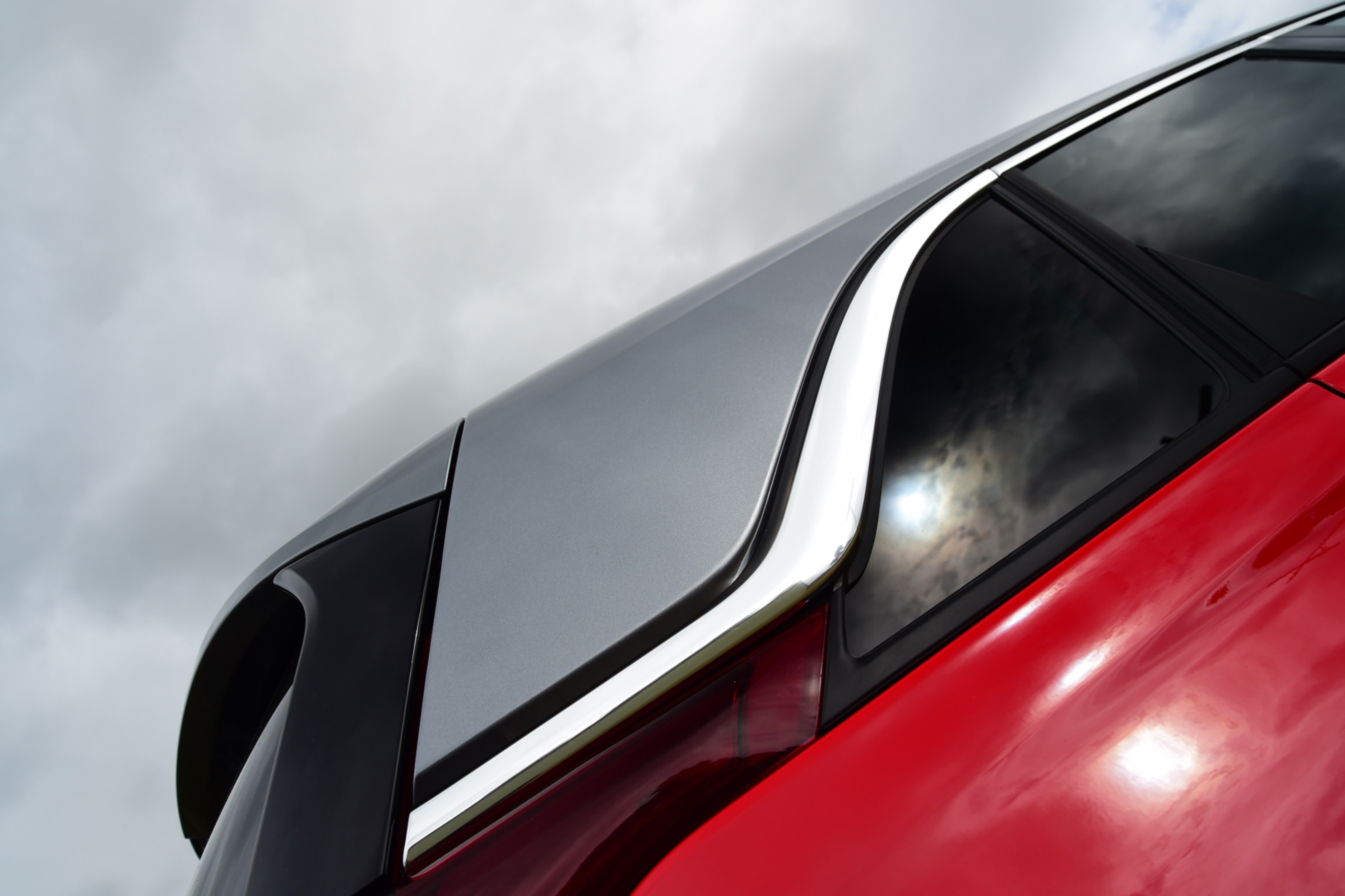 Vauxhall Crossland X - floating roof