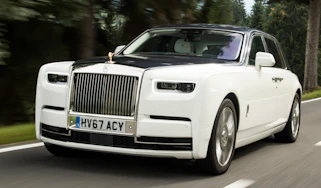 Rolls-Royce Phantom - front action