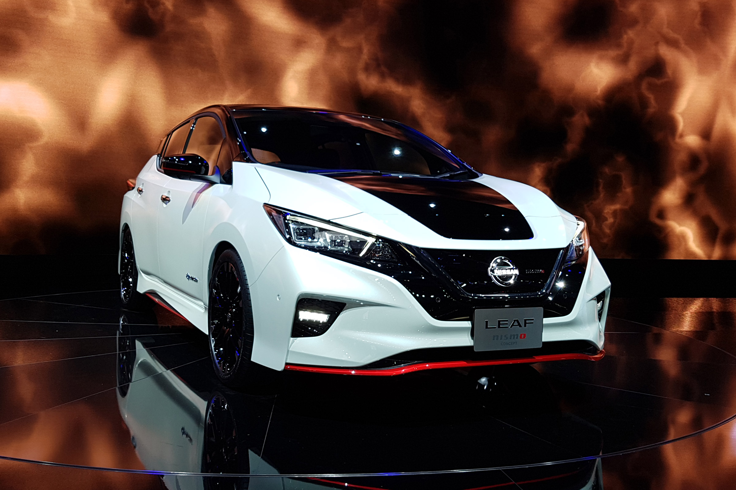 Nissan Leaf Nismo - Tokyo front static
