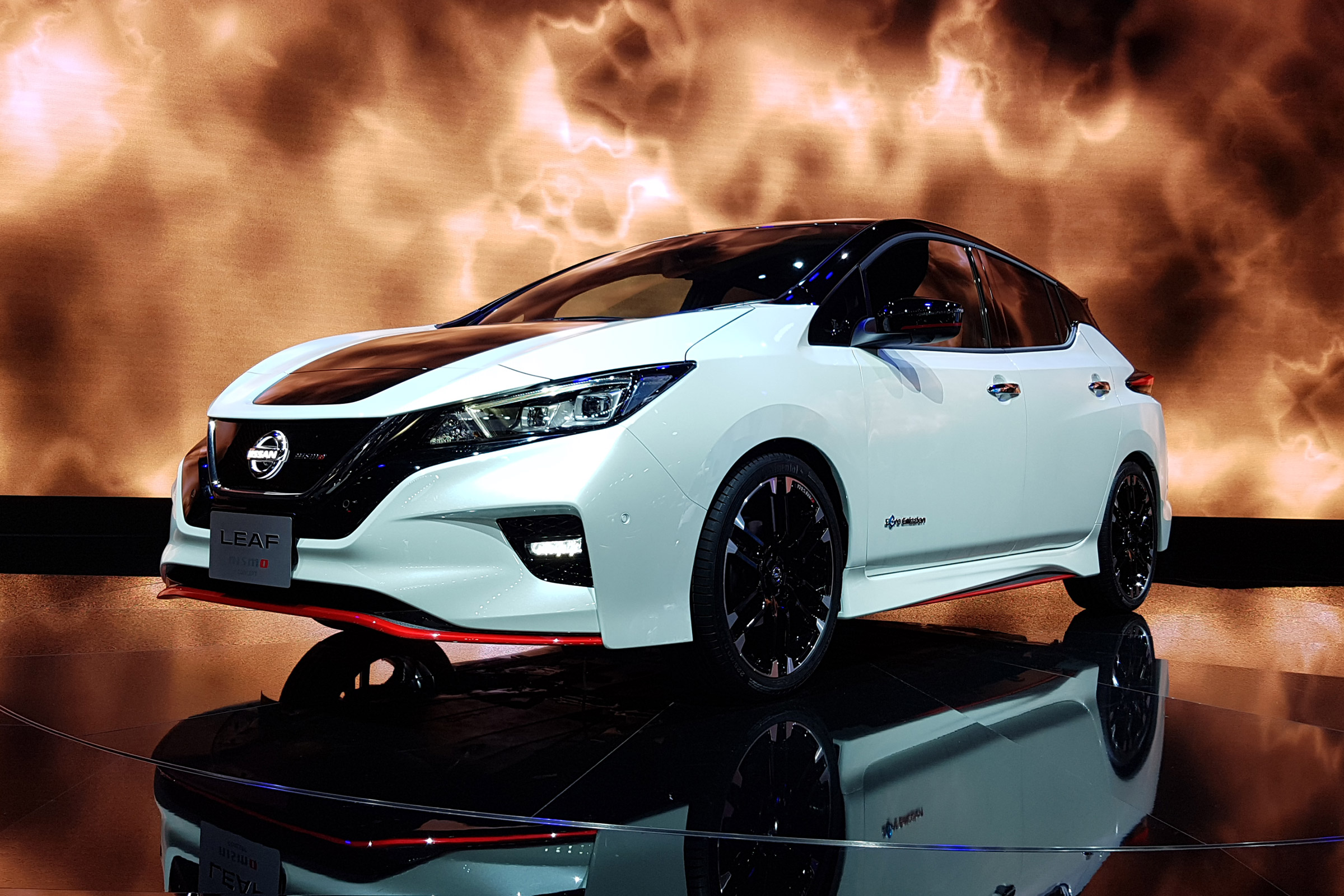 Nissan Leaf Nismo - Tokyo front