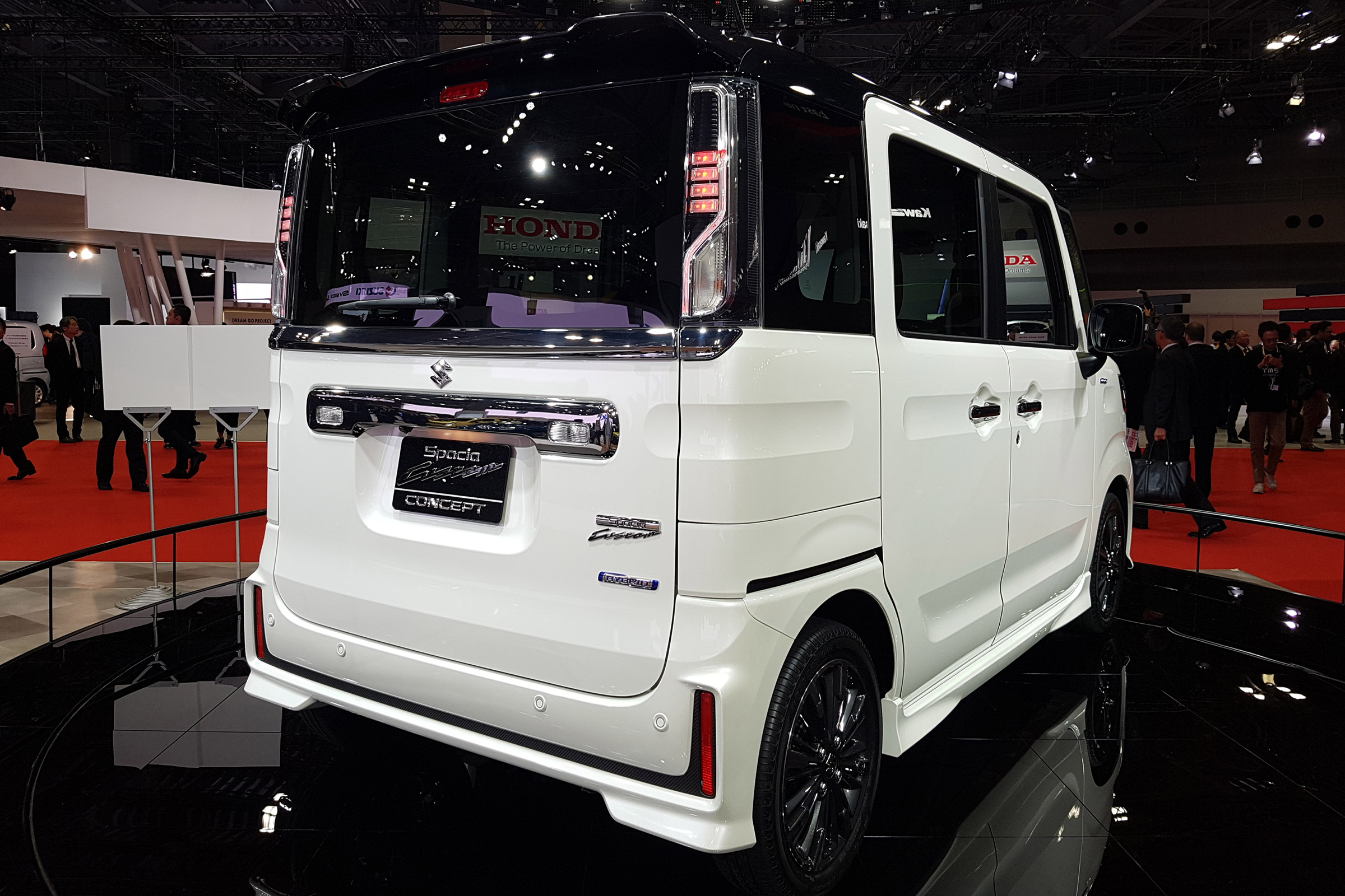 Suzuki Spacia Custom concept rear