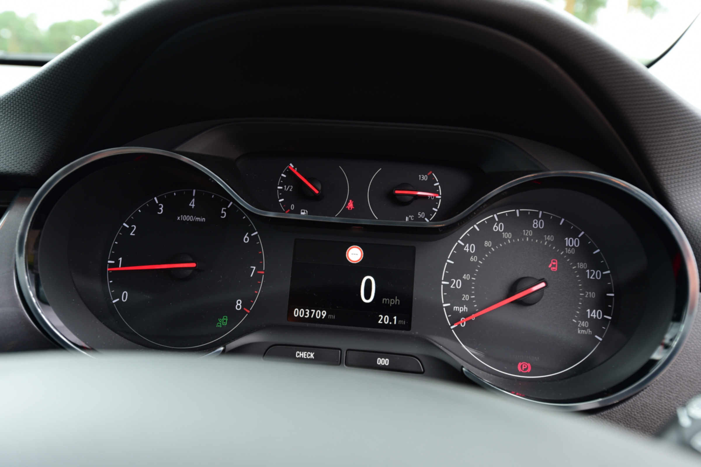 Vauxhall Crossland X - dash