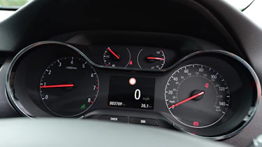 Vauxhall Crossland X - dash