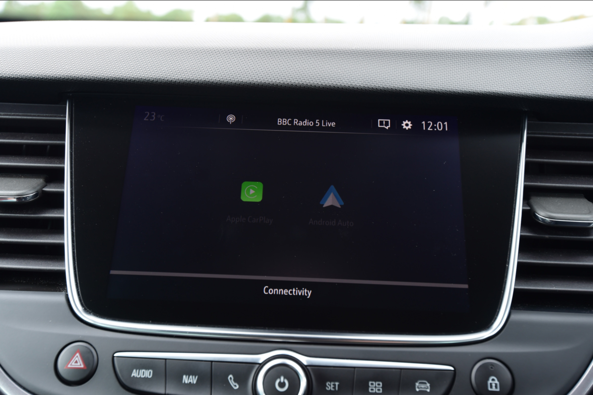 Vauxhall Crossland X - infotainment
