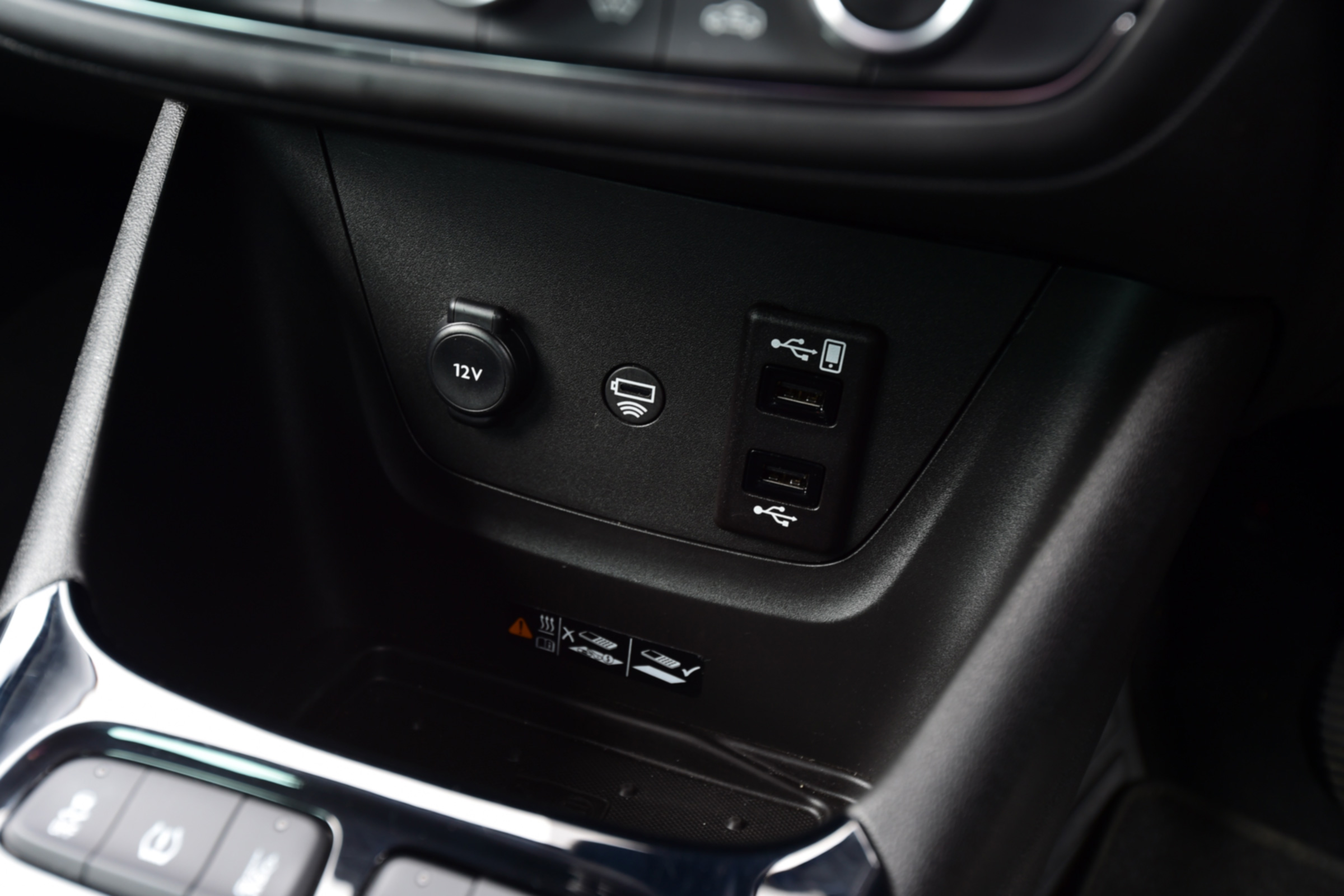 Vauxhall Crossland X - sockets 