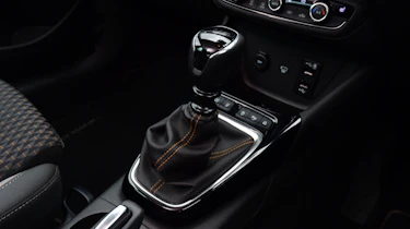 Vauxhall Crossland X - gearstick