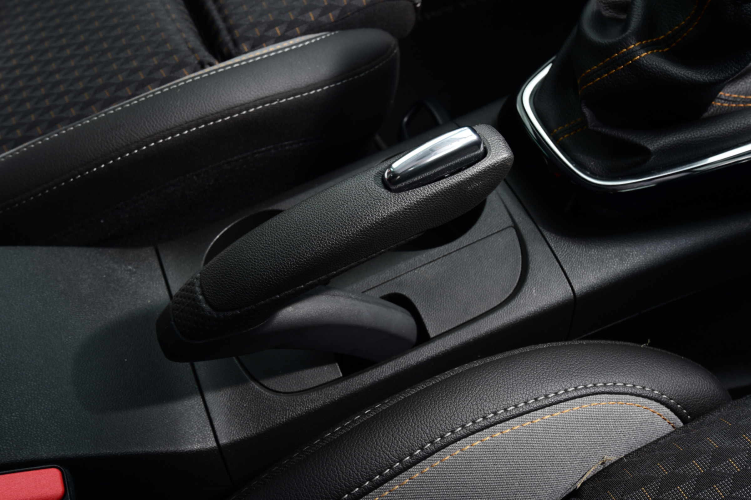 Vauxhall Crossland X - handbrake