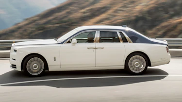 Rolls-Royce Phantom - side action