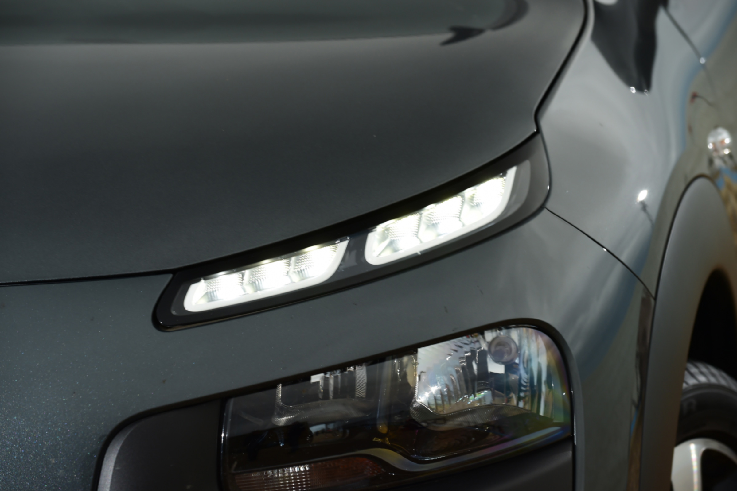 Citroen C4 Cactus - headlight