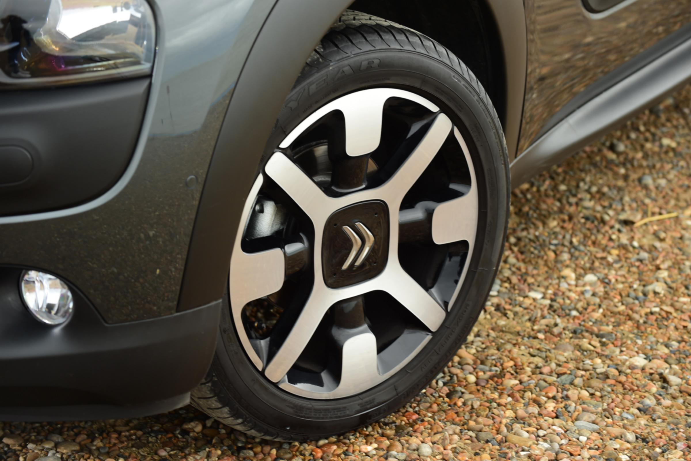 Citroen C4 Cactus - alloy wheel