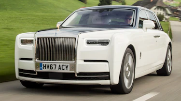 Rolls-Royce Phantom - front quarter action