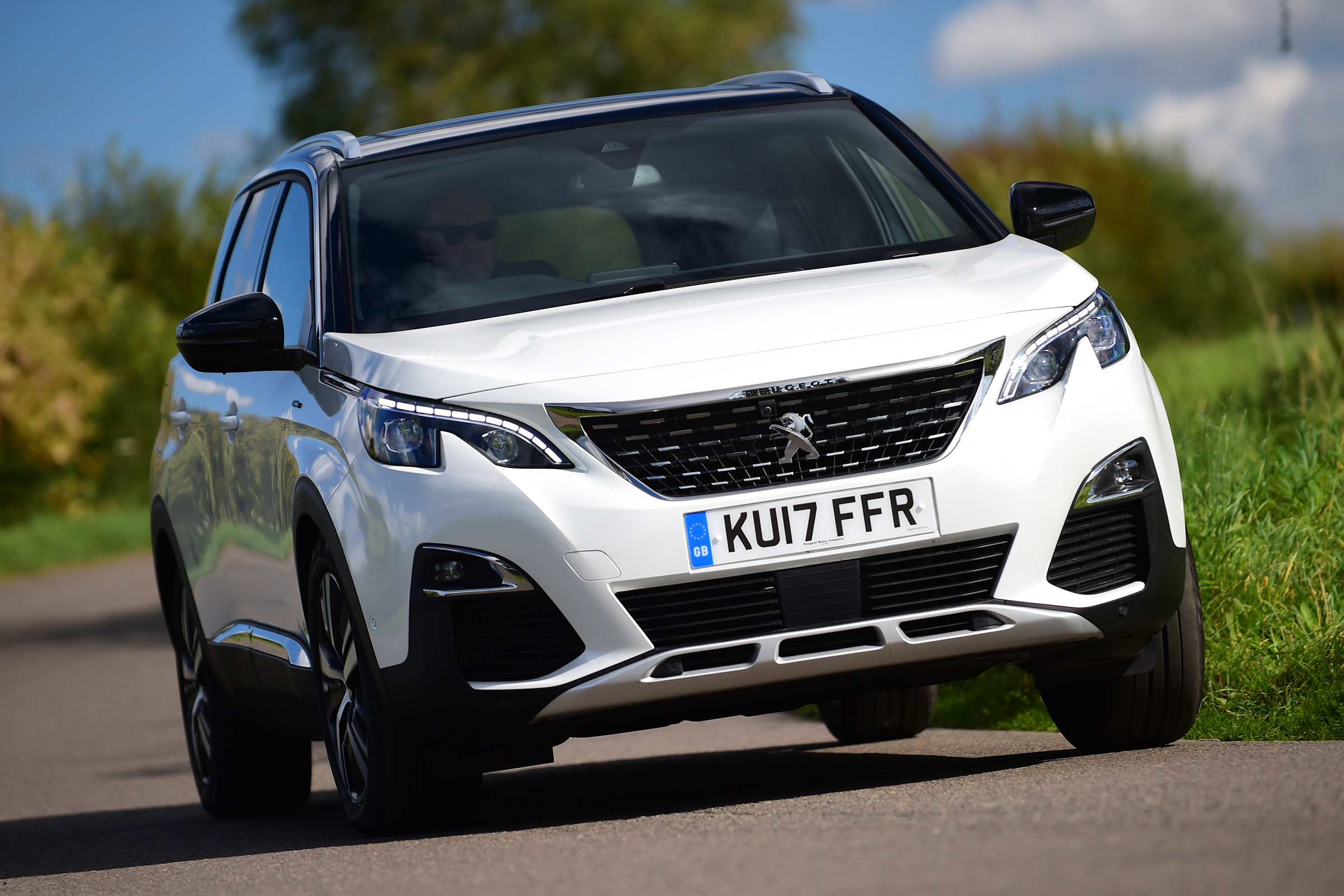 Peugeot 5008 - front