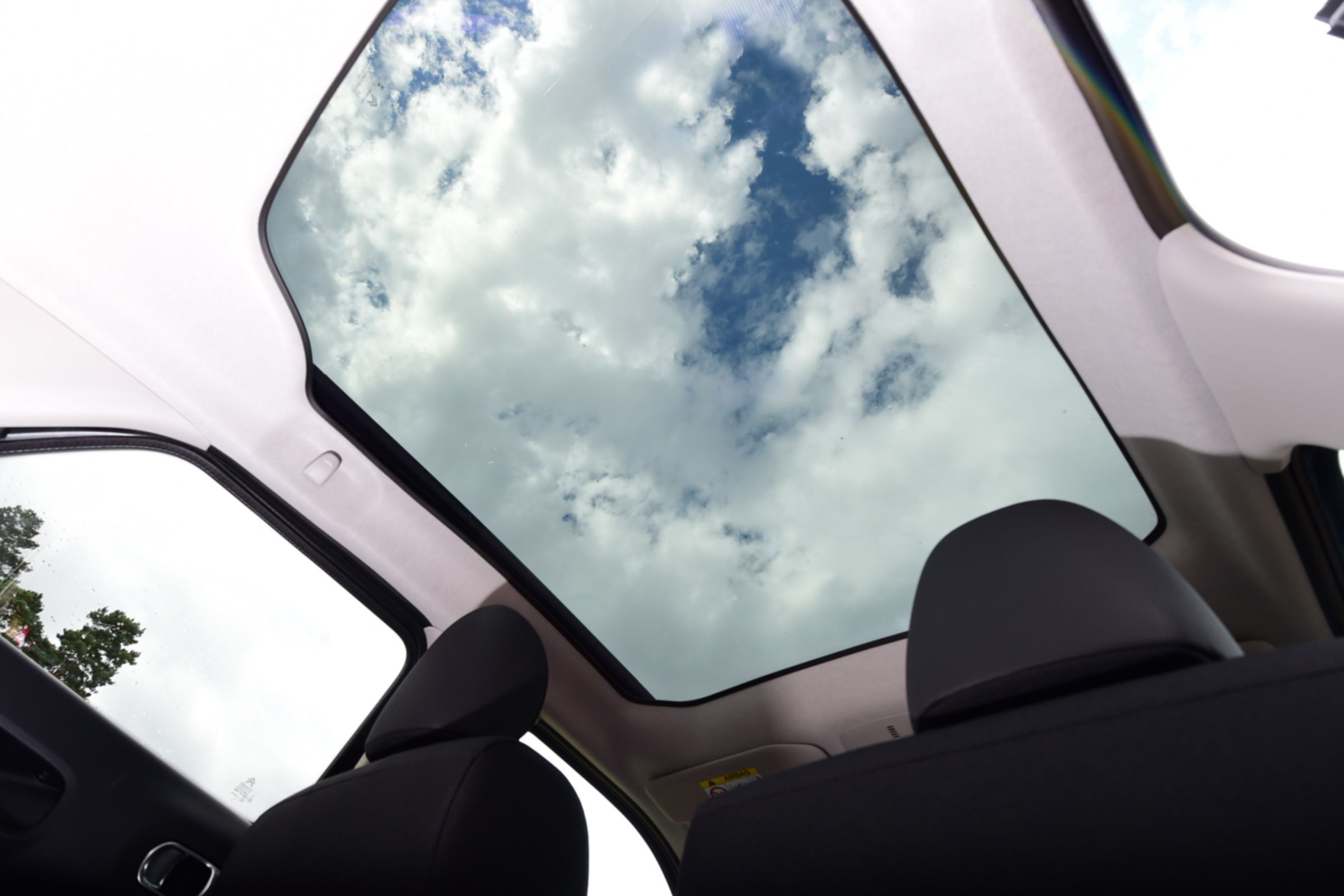Citroen C4 Cactus - sunroof