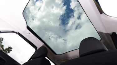 Citroen C4 Cactus - sunroof
