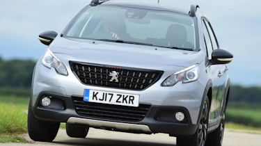 Peugeot 2008 - front grille