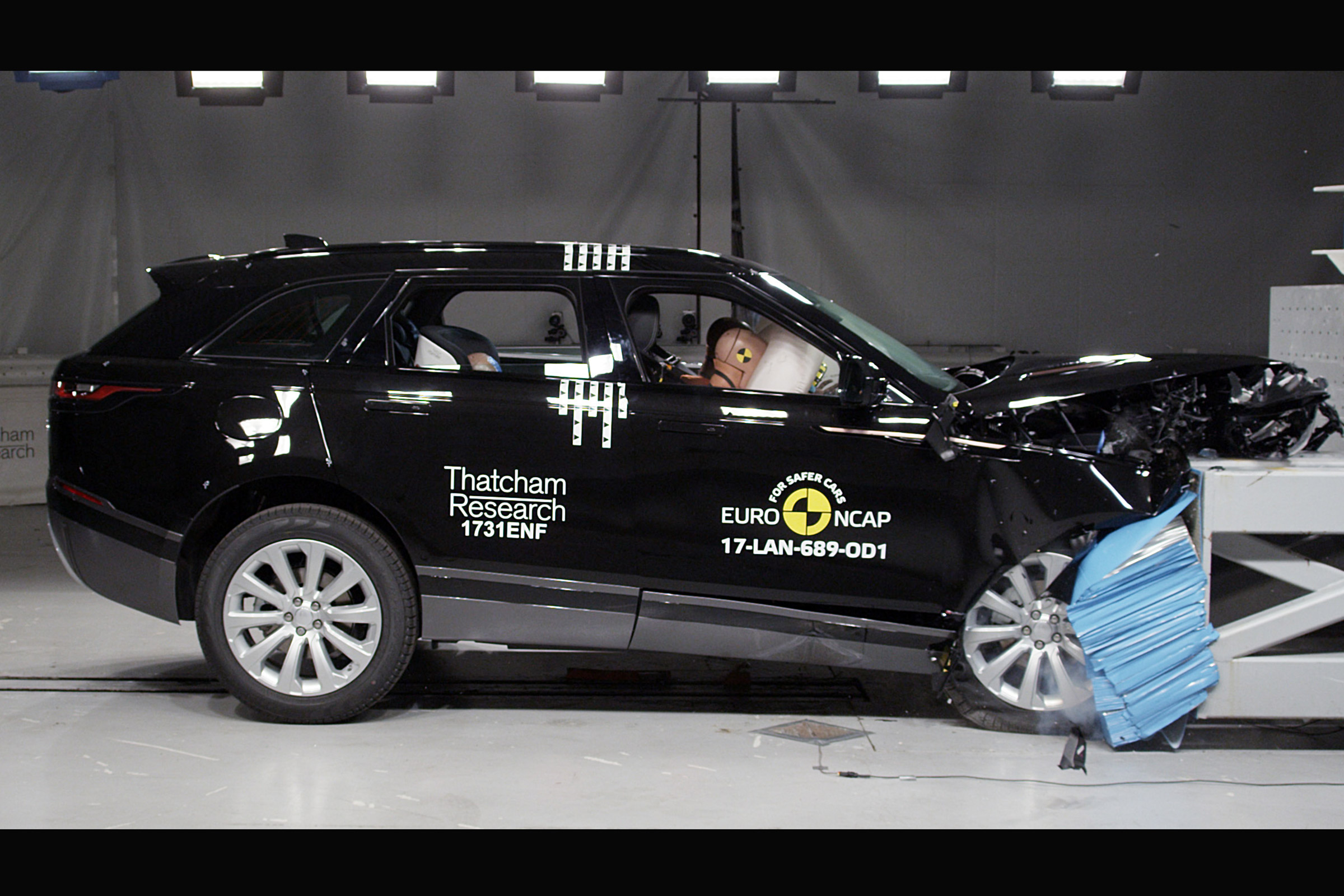 Range Rover Velar Euro NCAP front impact action 