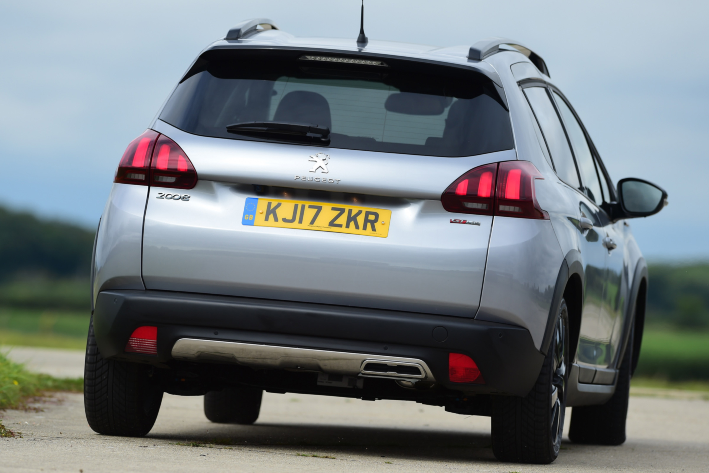 Peugeot 2008 - tail-gate