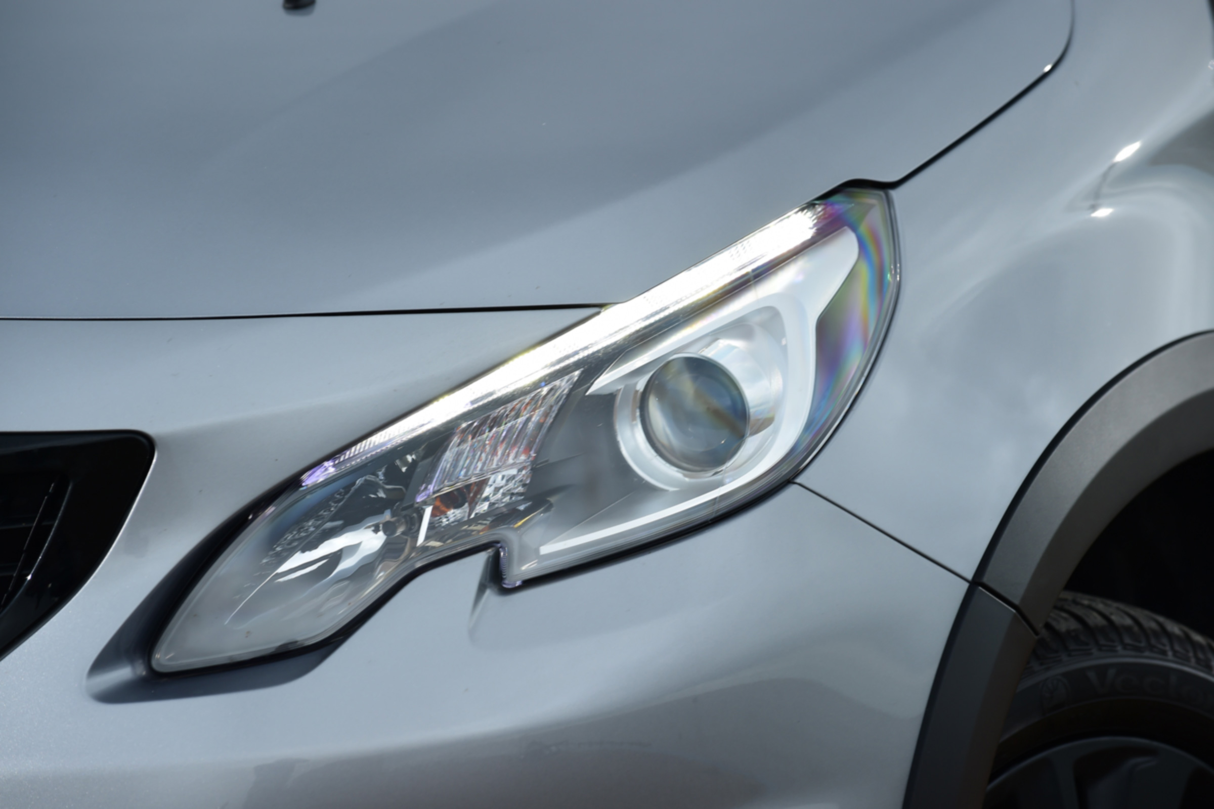 Peugeot 2008 - headlight