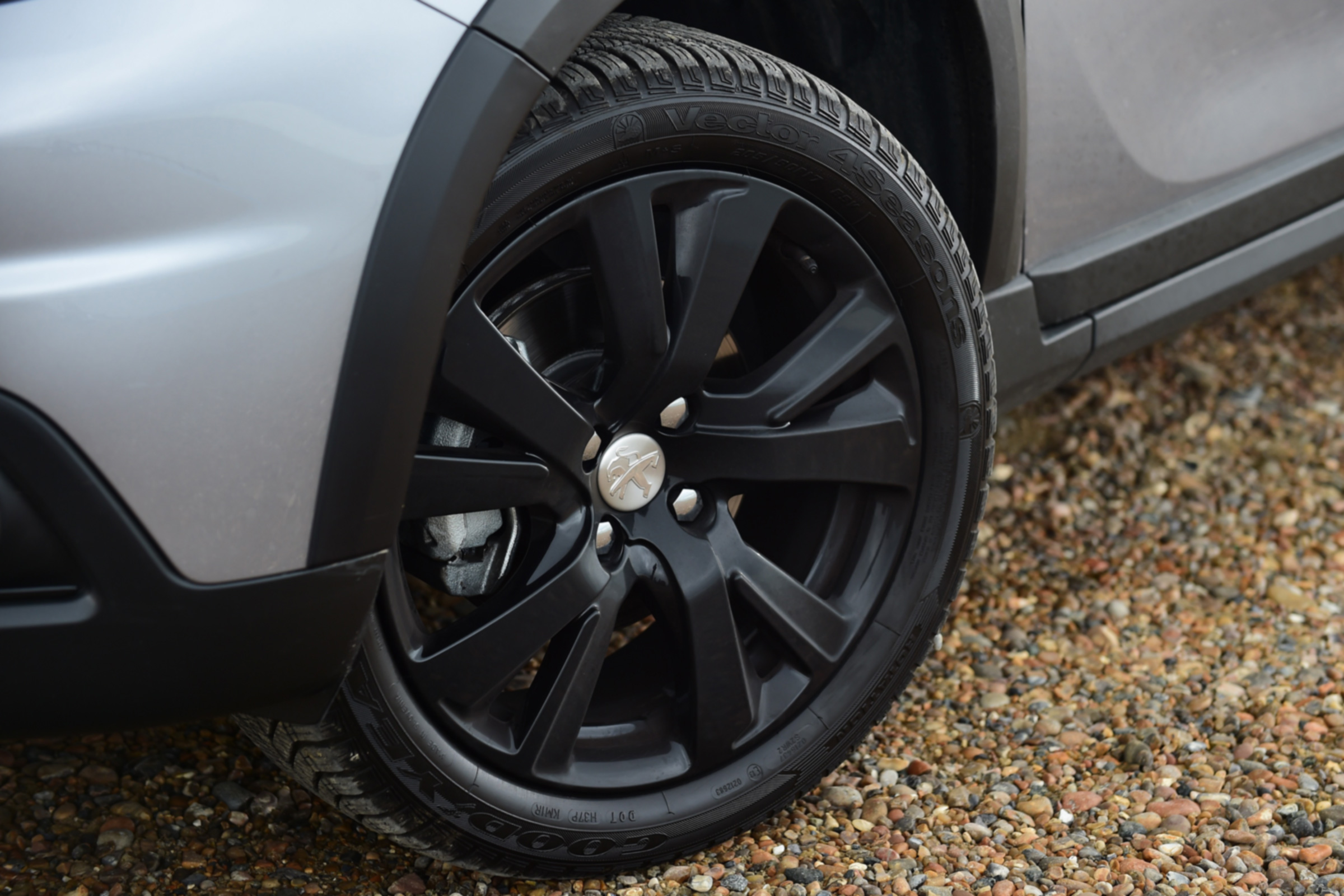 Peugeot 2008 - alloy wheel