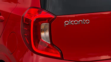 Triple test – Kia Picanto - tail light