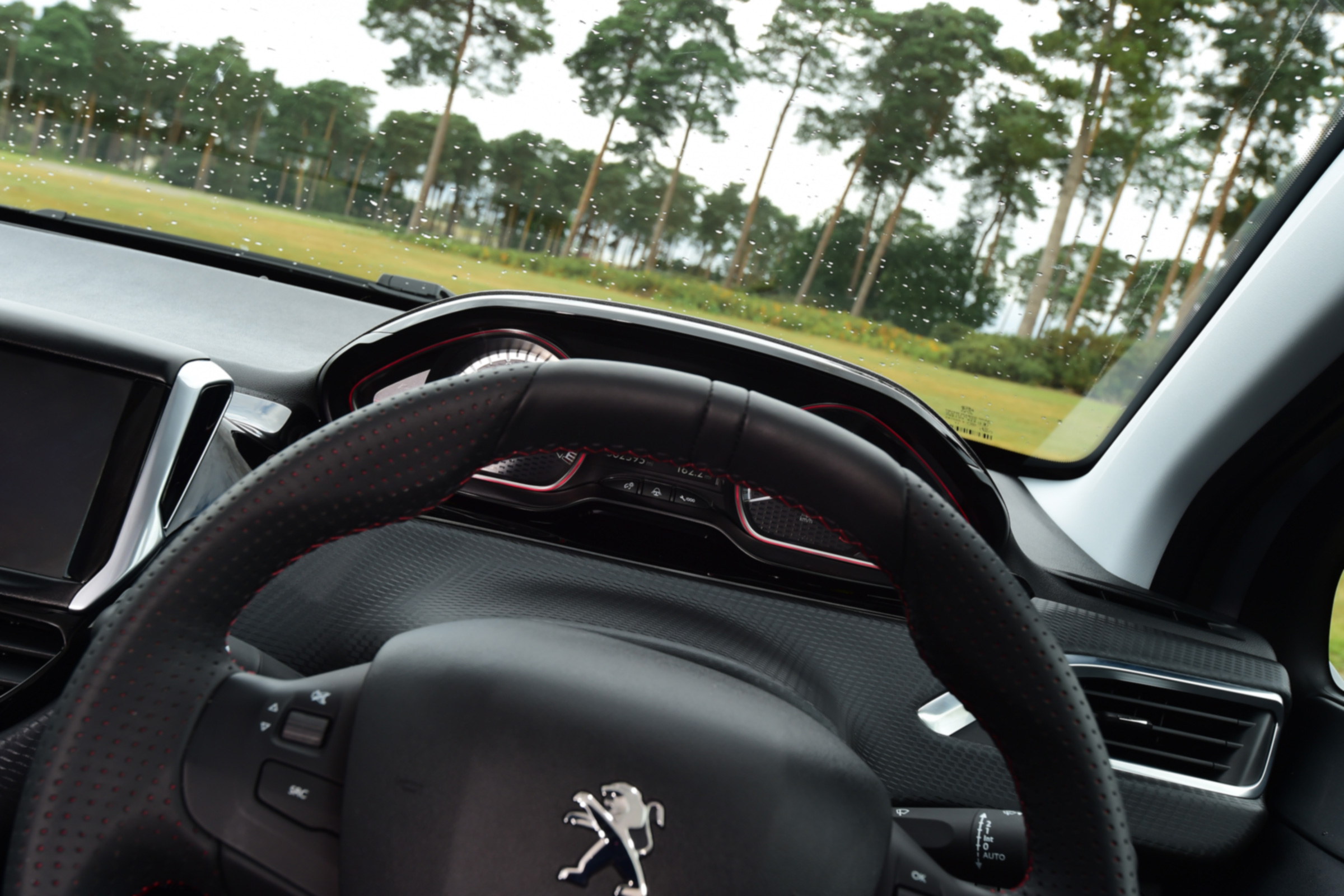 Peugeot 2008 - steering wheel