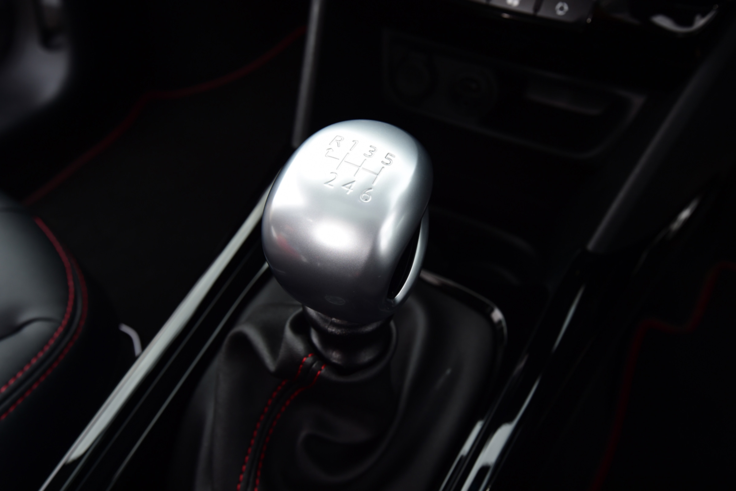 Peugeot 2008 - gearstick