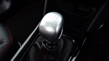 Peugeot 2008 - gearstick
