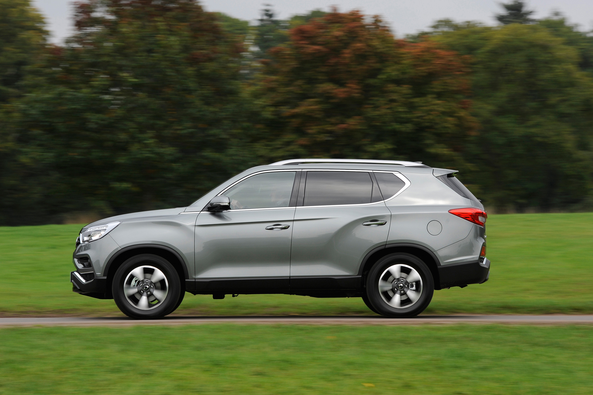 2017 SsangYong Rexton - side