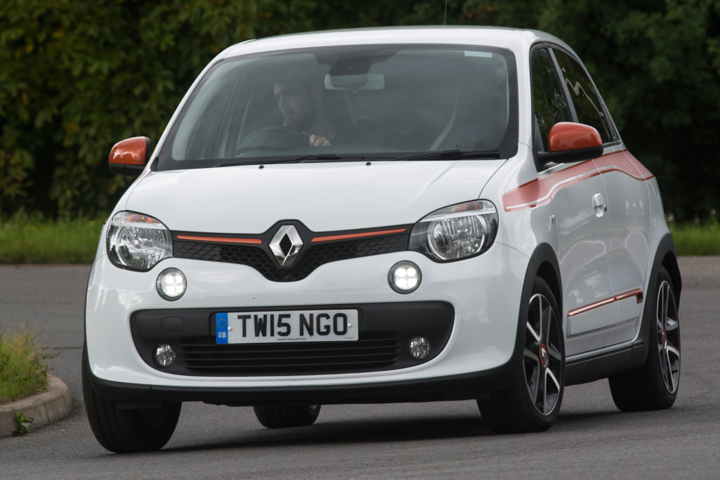 Triple test – Renault Twingo - front action