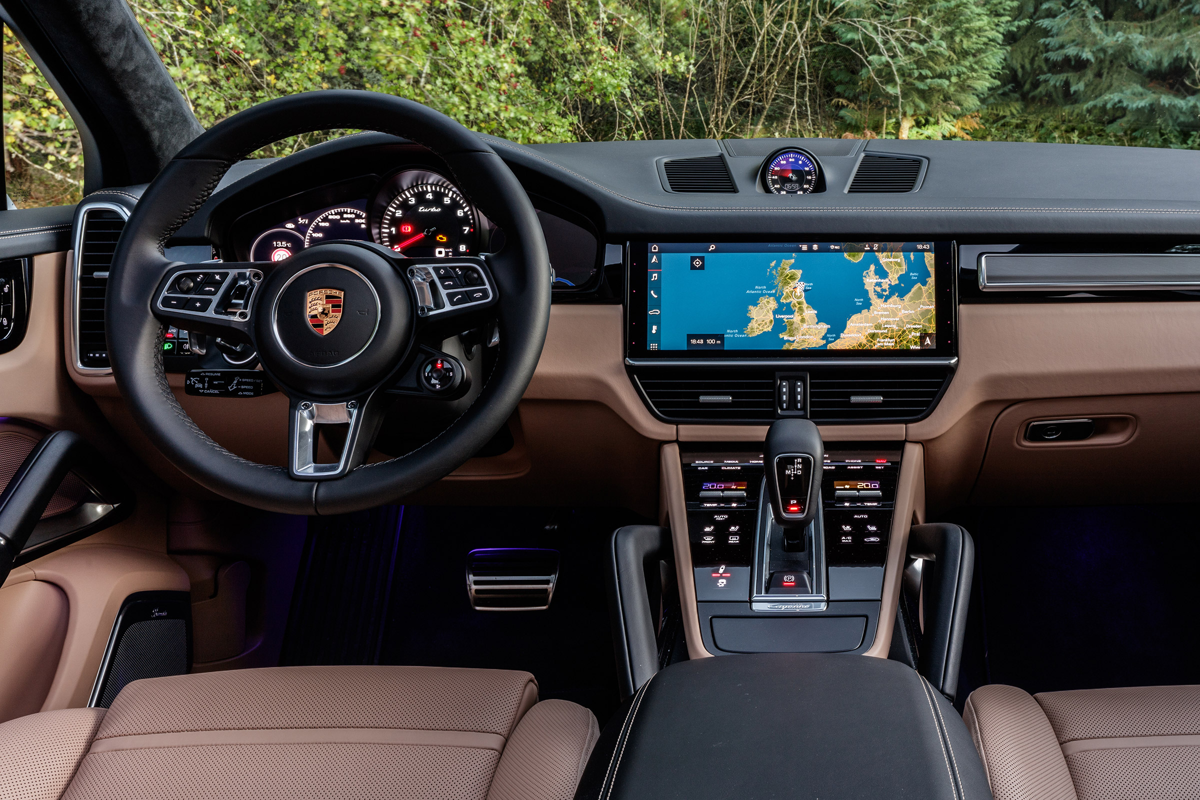 Porsche Cayenne Turbo - dash