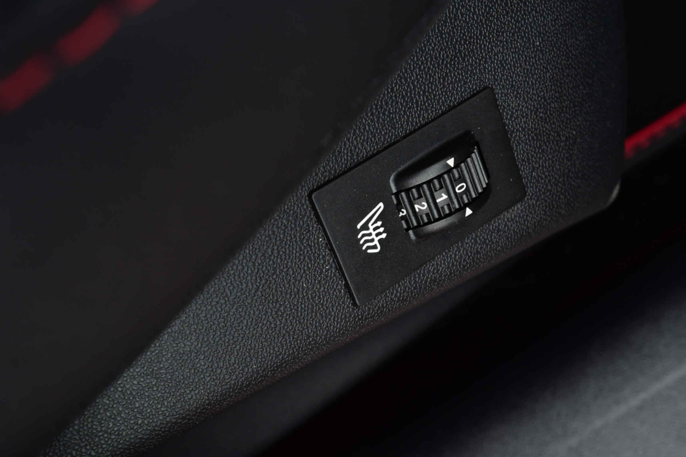 Peugeot 2008 - heated seat