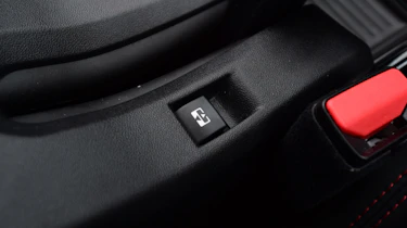 Peugeot 2008 - switch