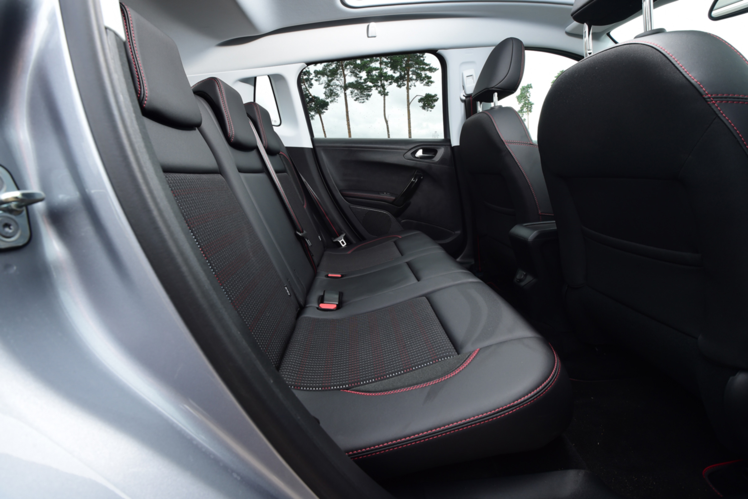 Peugeot 2008 - rear seats