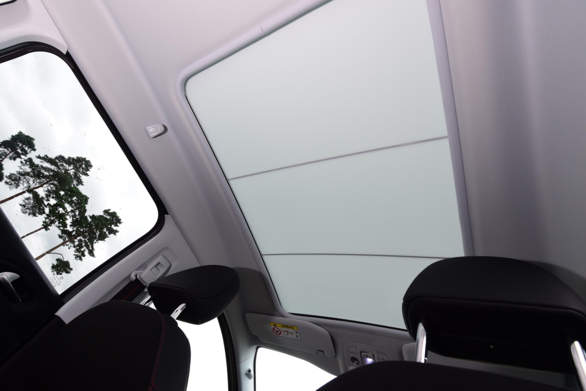 Peugeot 2008 - sunroof