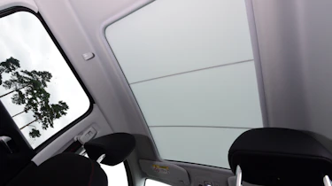 Peugeot 2008 - sunroof