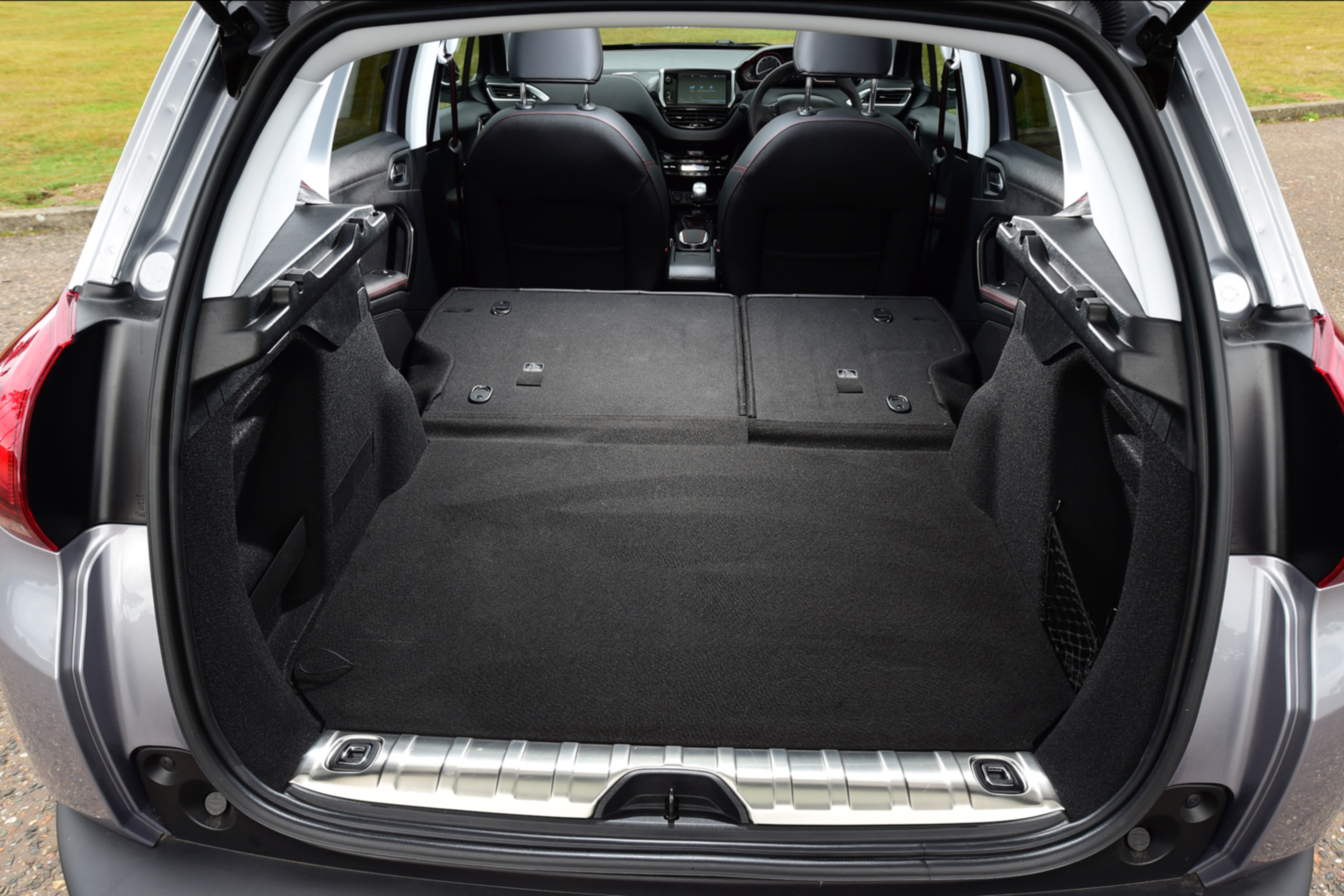 Peugeot 2008 - boot seats folded